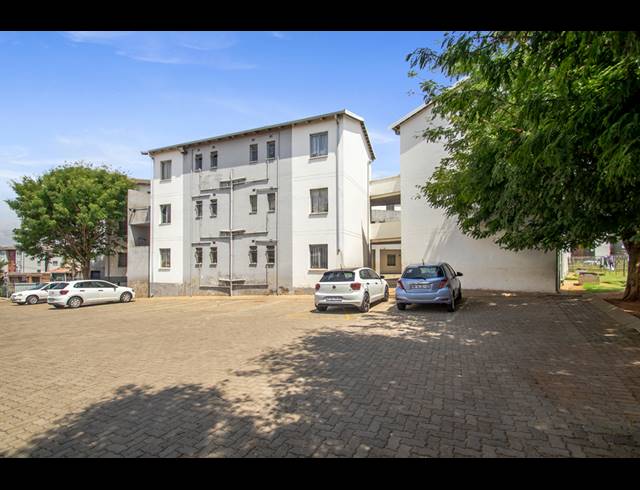 2 BEDROOM APARTMENT FOR SALE IN FLEURHOF